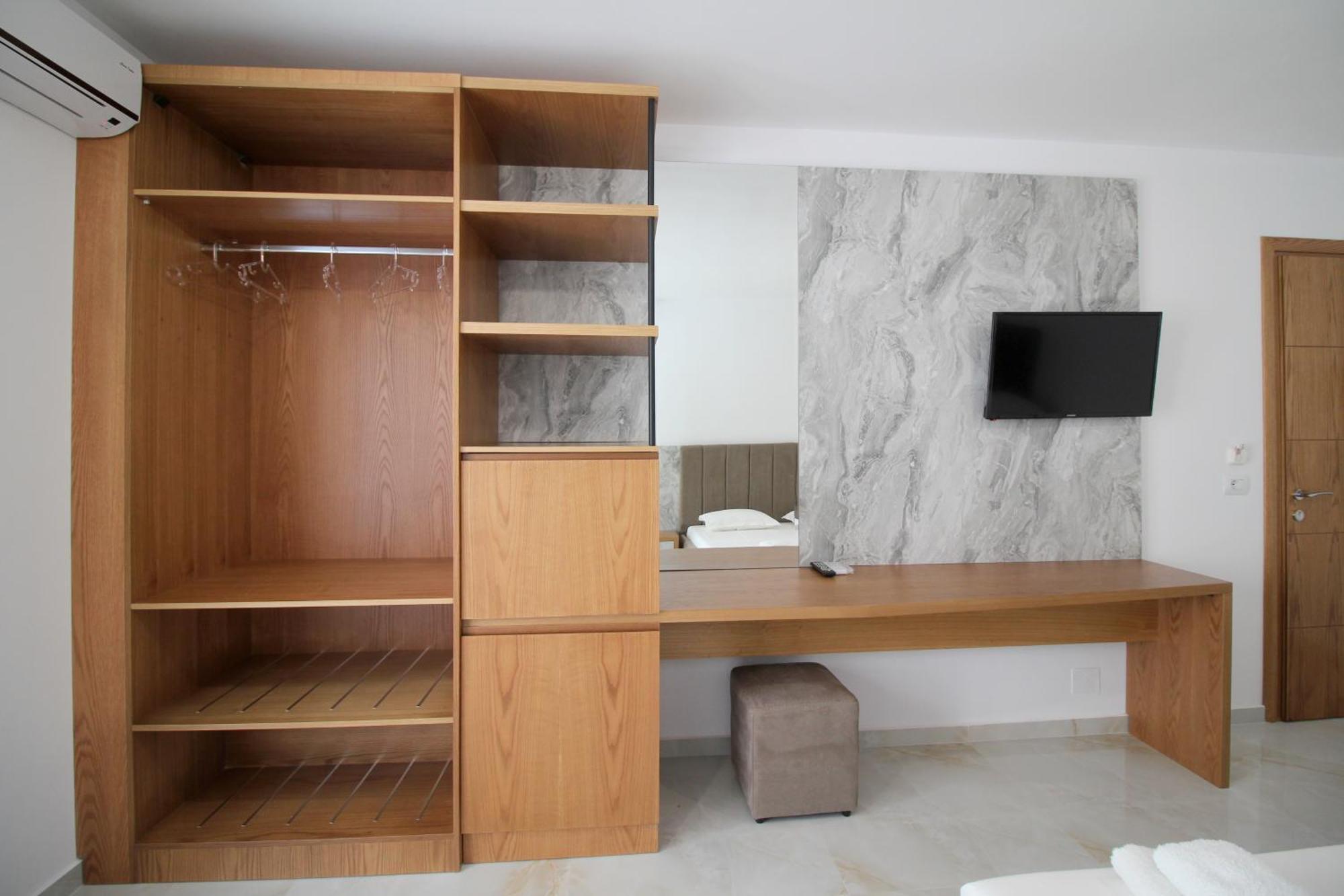 Hotel Four Islands Ксамил Екстериор снимка