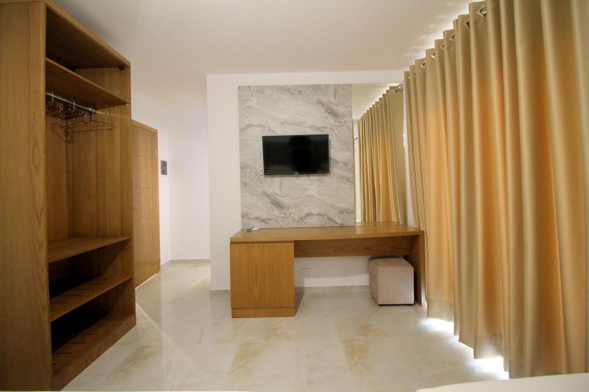 Hotel Four Islands Ксамил Екстериор снимка