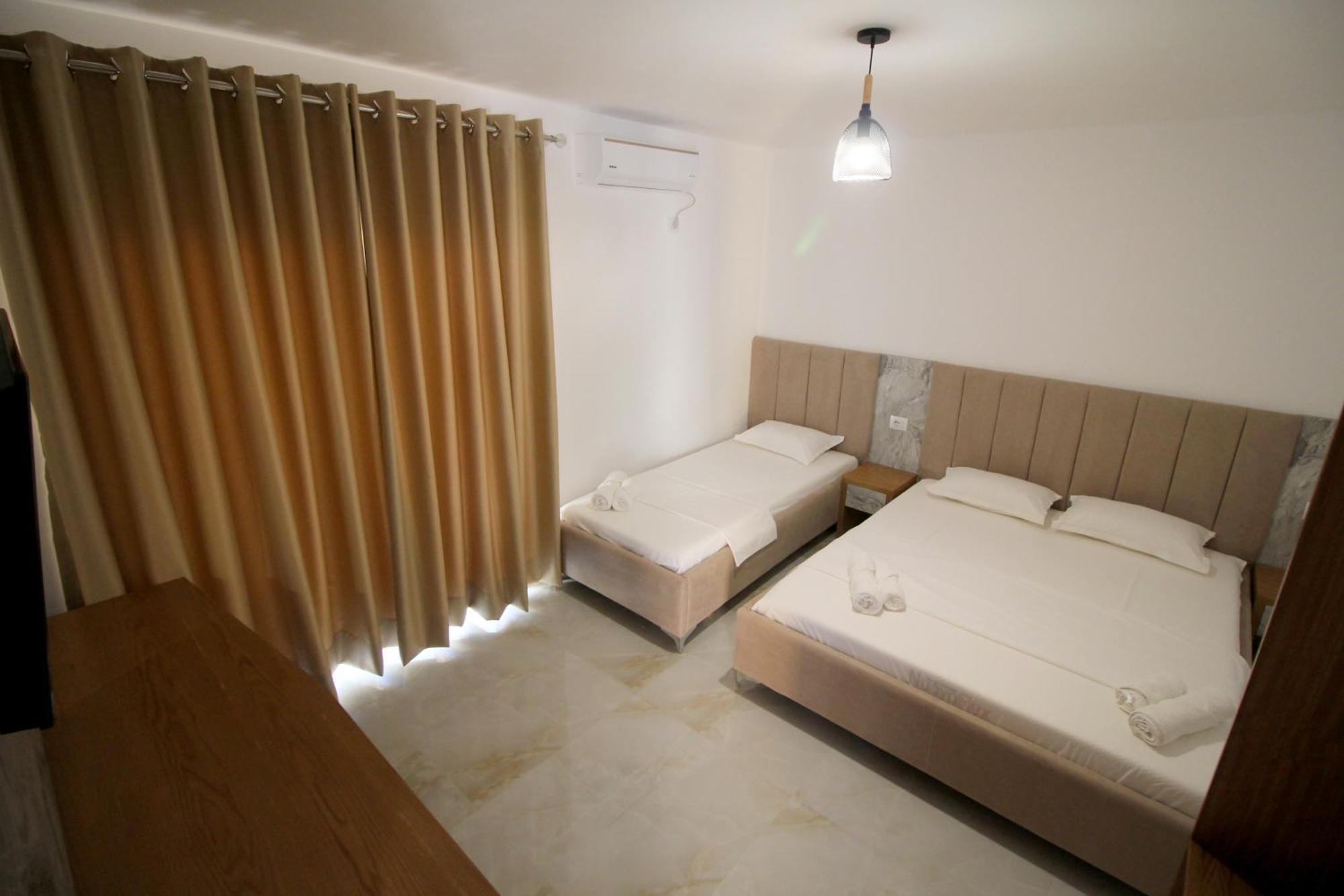 Hotel Four Islands Ксамил Екстериор снимка