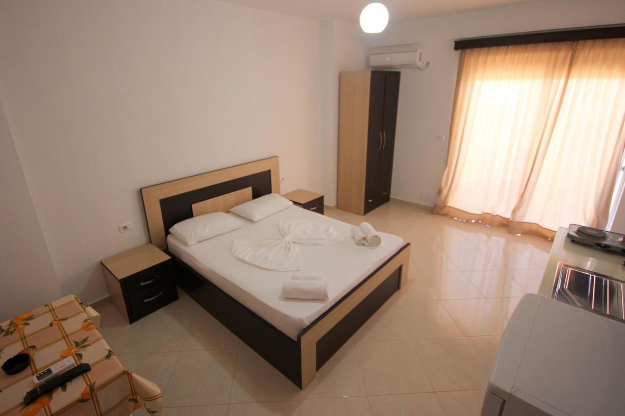 Hotel Four Islands Ксамил Екстериор снимка