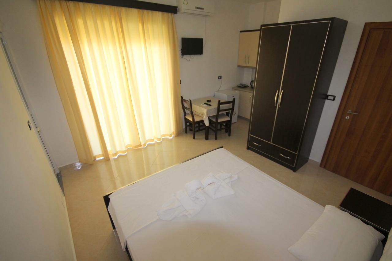 Hotel Four Islands Ксамил Екстериор снимка